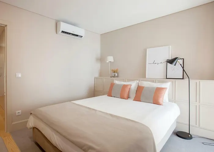 Liiiving In | Luxury Boutique *