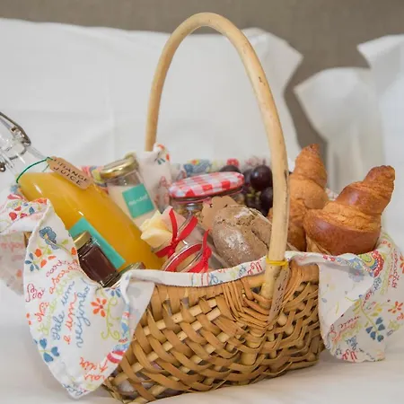 Liiiving In | Luxury Boutique * Oporto