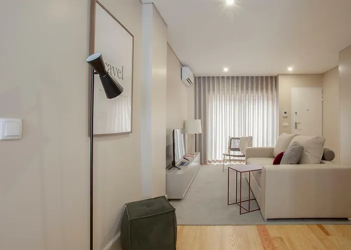 Liiiving In | Luxury Boutique *