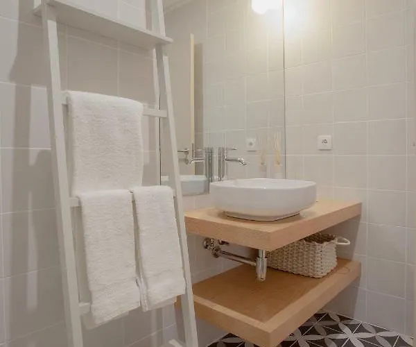 Liiiving In | Luxury Boutique